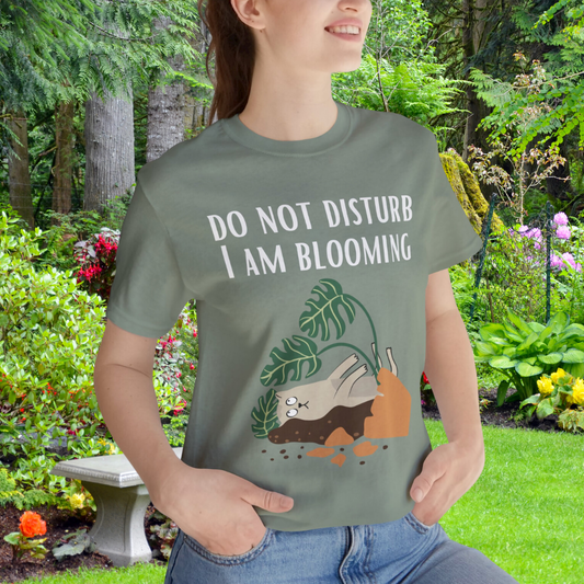 Cat T-shirt for Cat Lover Shirts for Cats Moms T Shirts DO Not Disturb Tee for Introvert gift ideas Gardening gift for Mom Grandma gifts